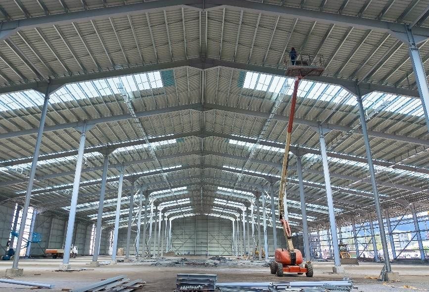 Warehouse steel structure with metal roofing